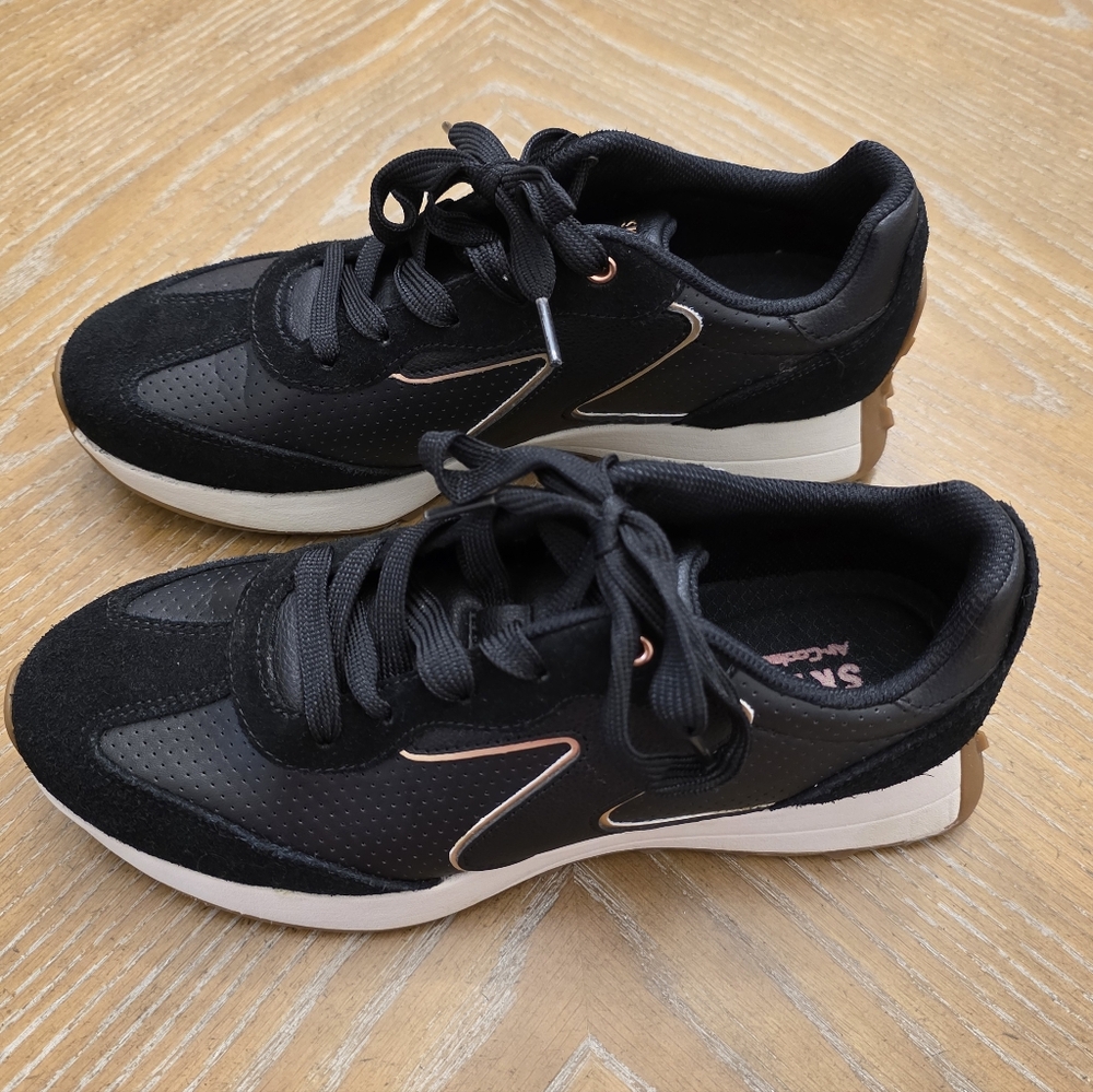 Skechers Street Gusto Black Sneakers Size 8